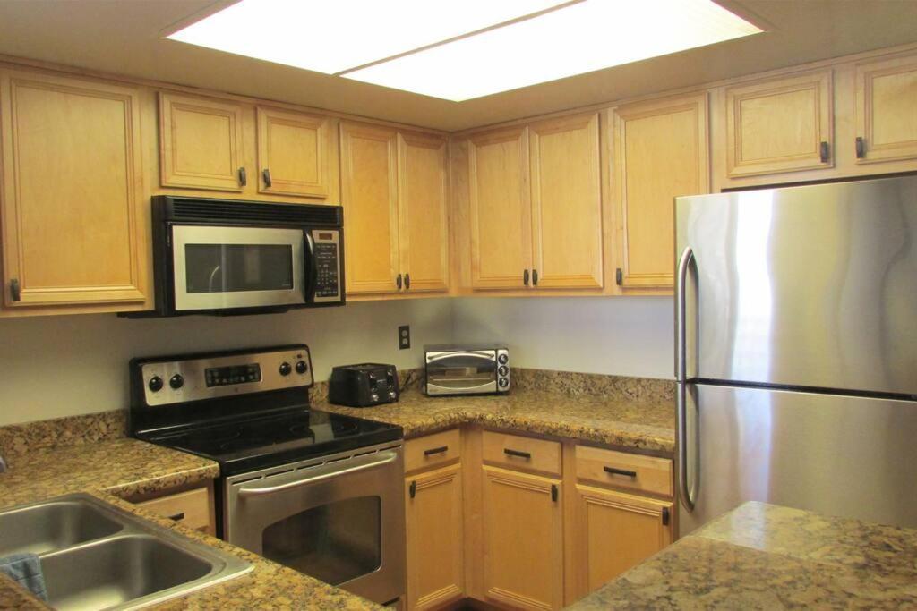 Condo With Heated Pool, Hot Tub, Near Walking Paths Глендейл Екстериор снимка